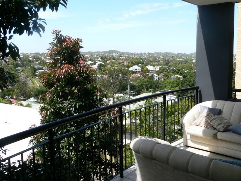 64 Norman Crescent, Norman Park QLD 4170