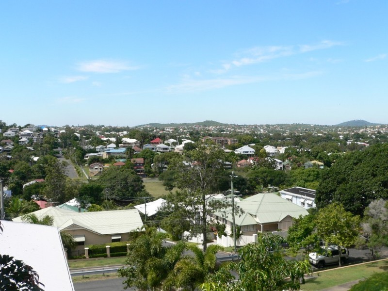 64 Norman Crescent, Norman Park QLD 4170