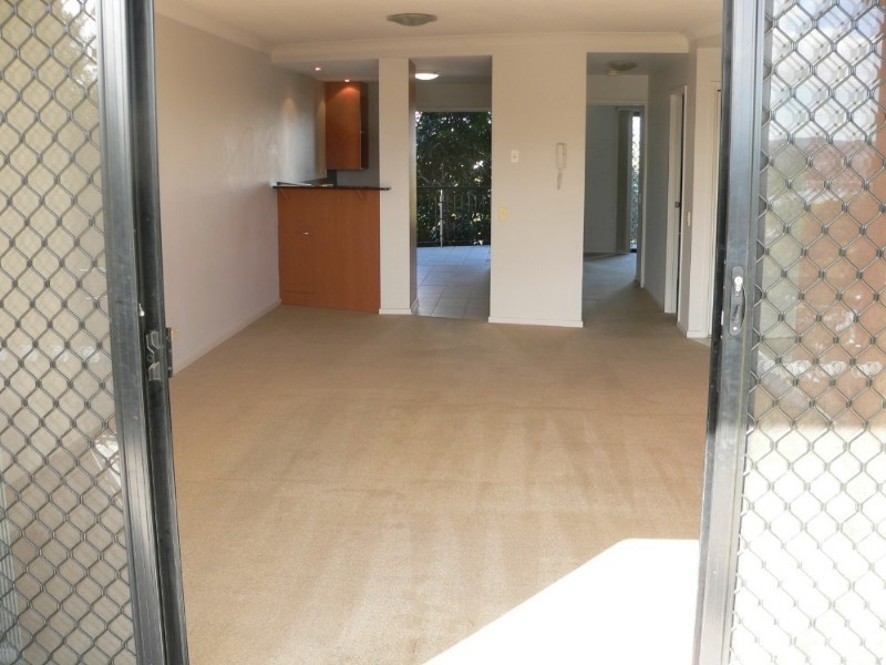 64 Norman Crescent, Norman Park QLD 4170