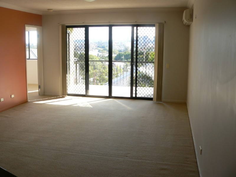 64 Norman Crescent, Norman Park QLD 4170