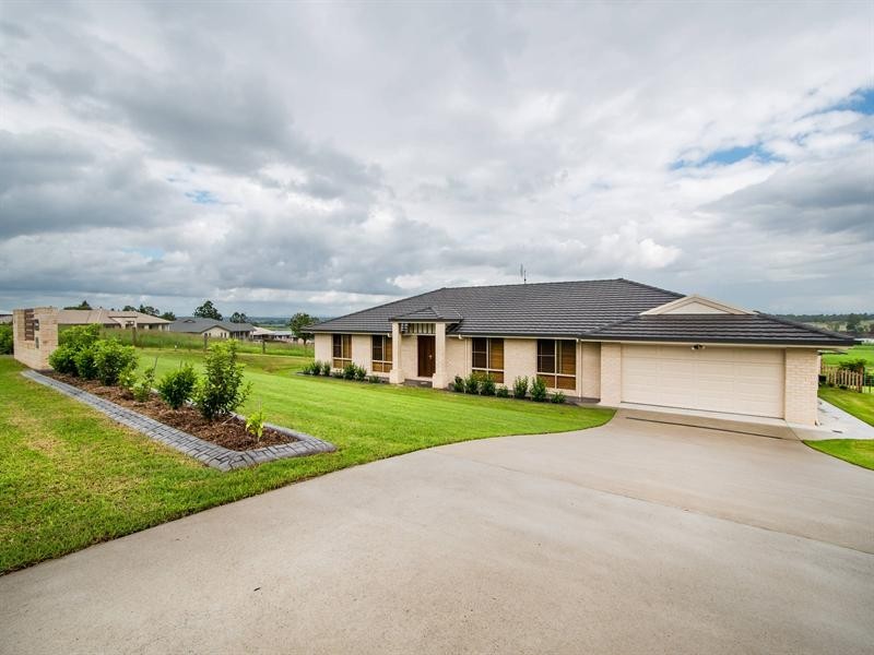 16 Nairn Terrace, Junction Hill NSW 2460
