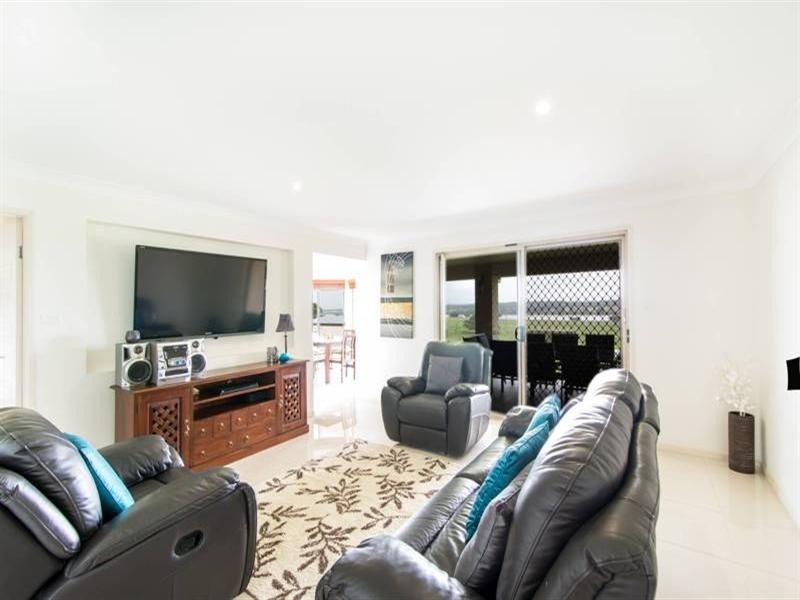 16 Nairn Terrace, Junction Hill NSW 2460
