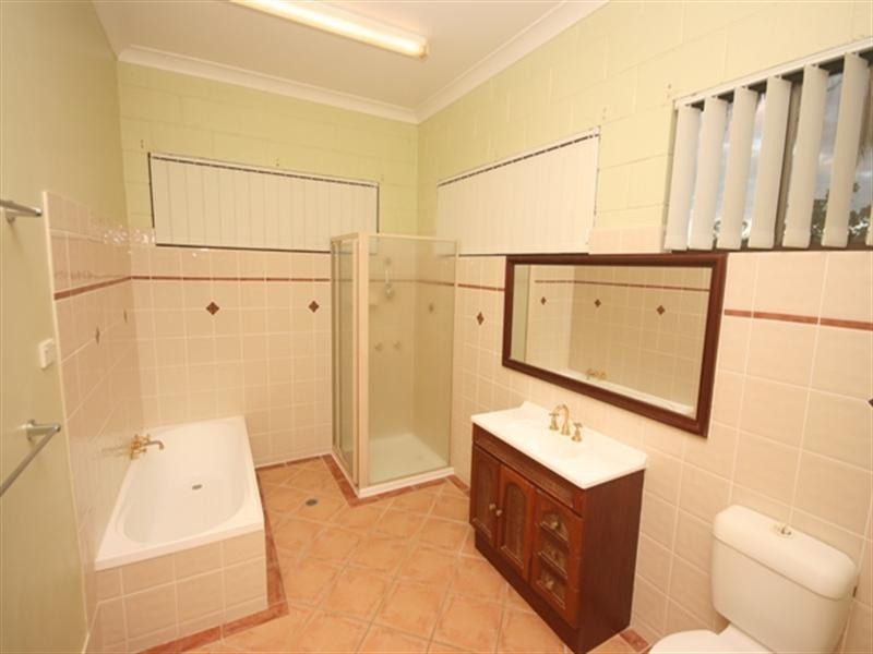UA 165-169 Cambridge Street, Grafton NSW 2460