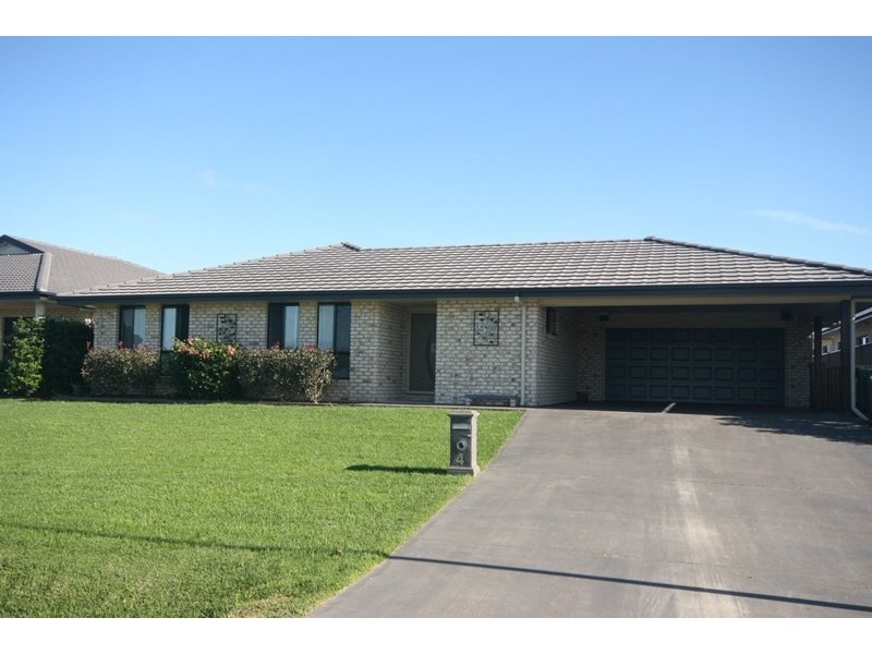 4 Clear Water Close, Grafton NSW 2460
