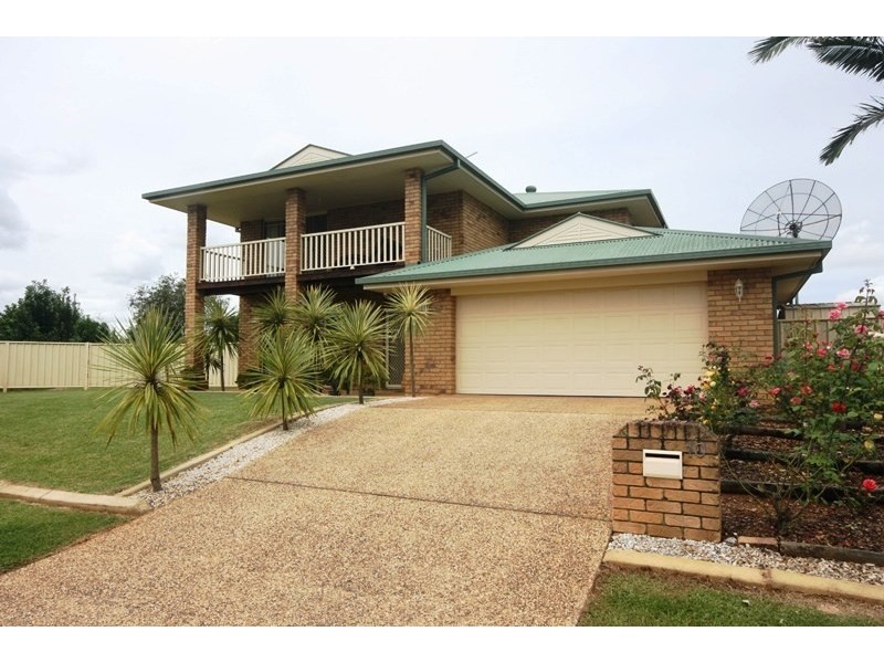 10 Lake Edgecombe Close, Grafton NSW 2460