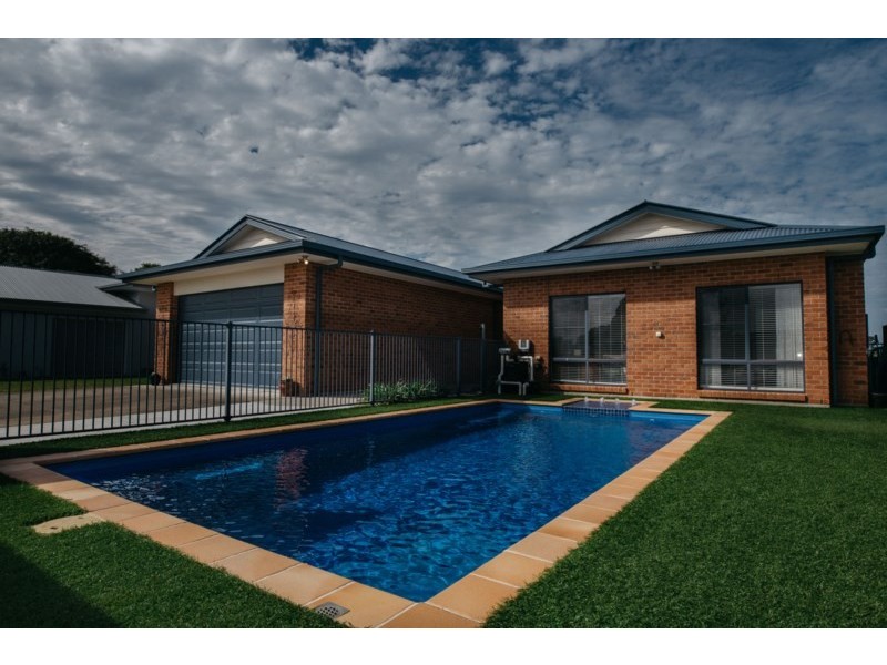 14 Mark Close, Grafton NSW 2460