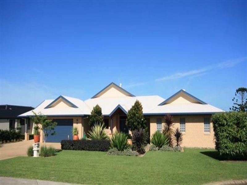 17 Lake Edgecombe Close, Junction Hill NSW 2460