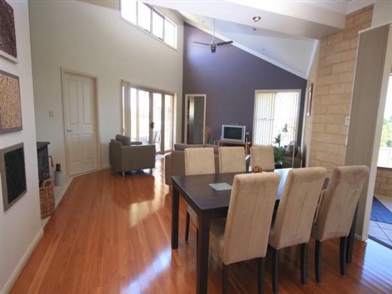 17 Lake Edgecombe Close, Junction Hill NSW 2460