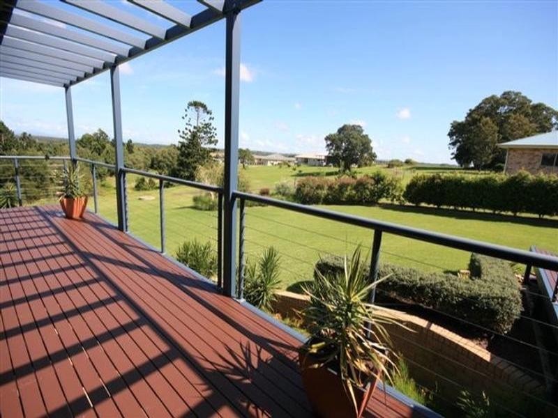 17 Lake Edgecombe Close, Junction Hill NSW 2460