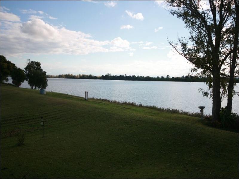 9 Lynhaven Crescent, Ulmarra NSW 2462