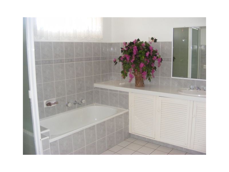 4 Strauss Place, South Grafton NSW 2460