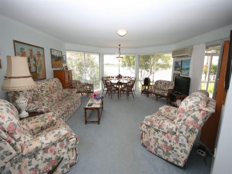 7 Lynhaven Crescent, Ulmarra NSW 2462