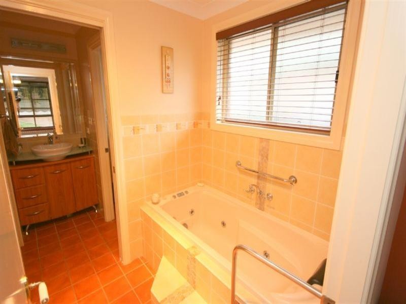 4 North Meadow Drive, Grafton NSW 2460