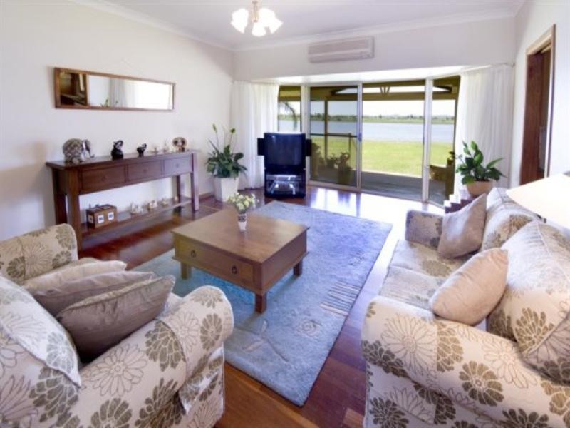 27 Lynhaven Crescent, Ulmarra NSW 2462