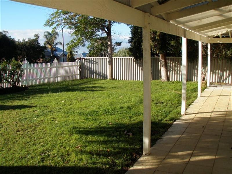 35 Deane Street, Mount Barker WA 6324