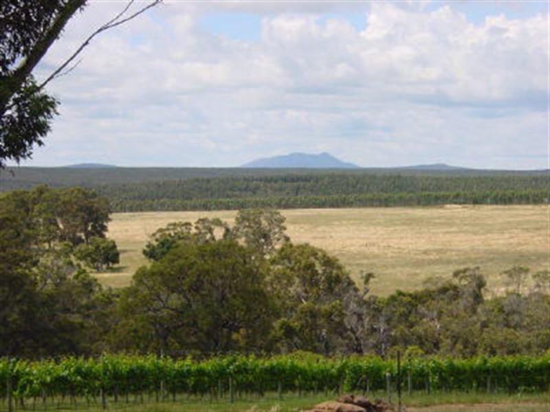 1 Moorialup Road, Porongurup WA 6324