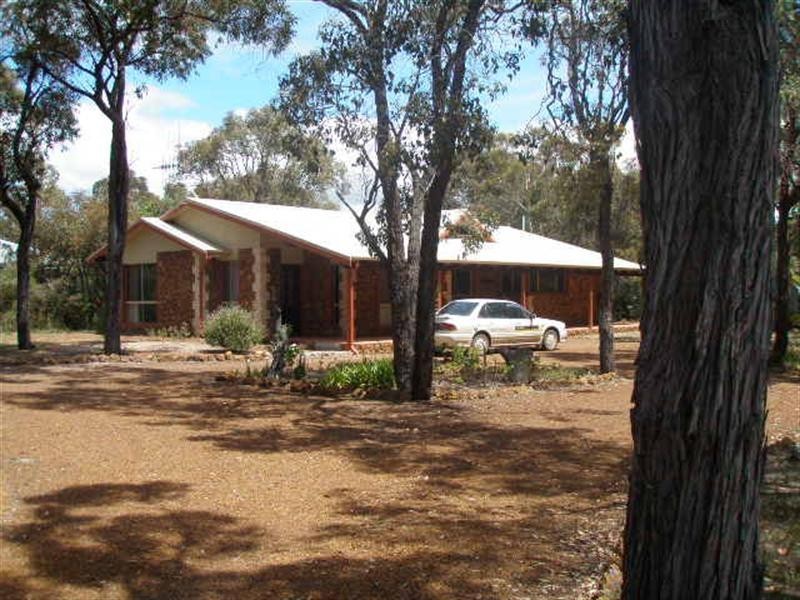 11 Hassell Avenue, Kendenup WA 6323