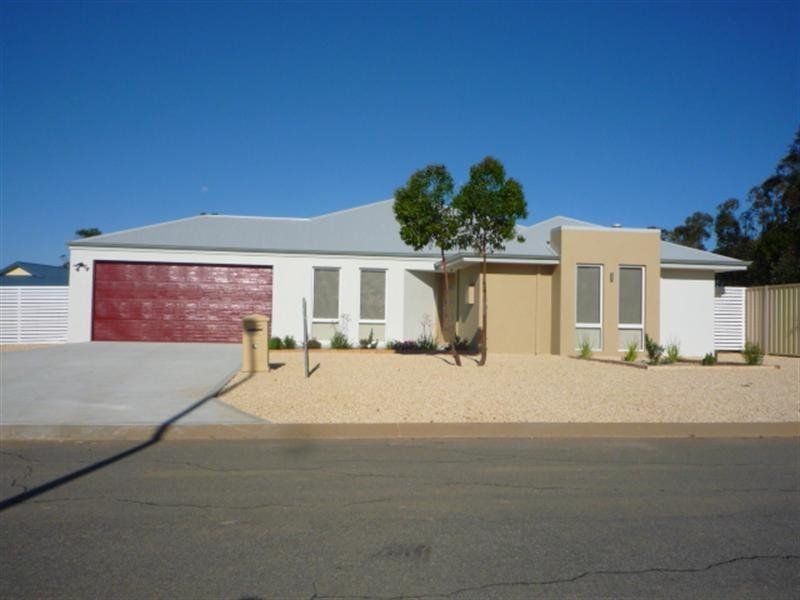 9 Donnelly Peak View, Mount Barker WA 6324