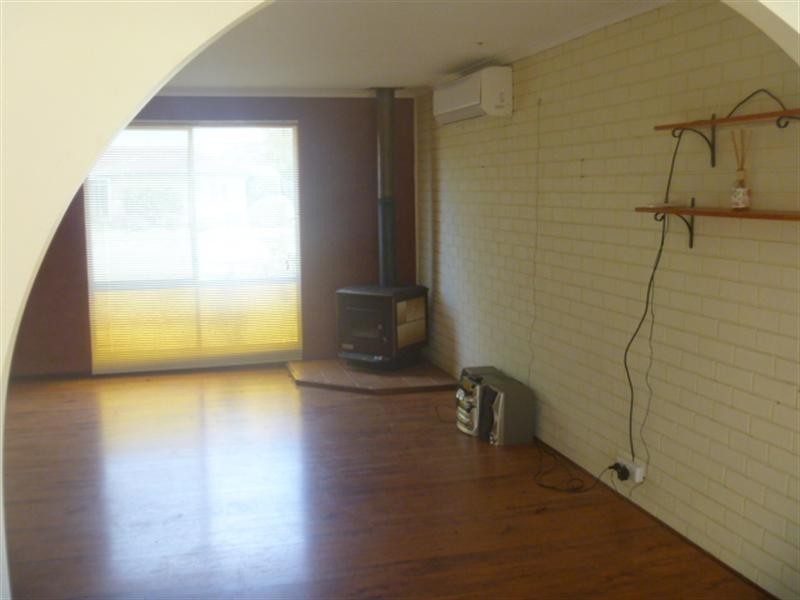 8 Edward Street, Cranbrook WA 6321