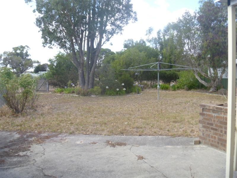 8 Edward Street, Cranbrook WA 6321