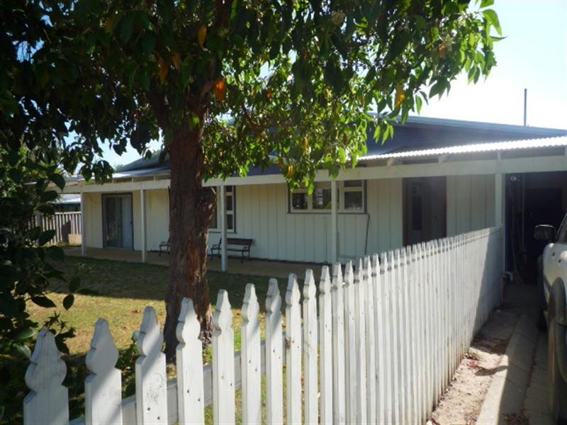 35 Deane Street, Mount Barker WA 6324