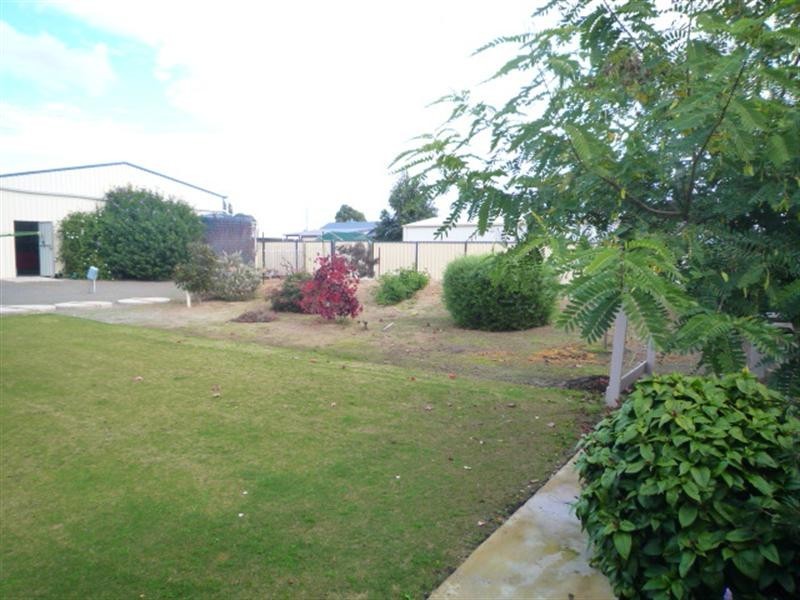 123 Third Avenue, Kendenup WA 6323