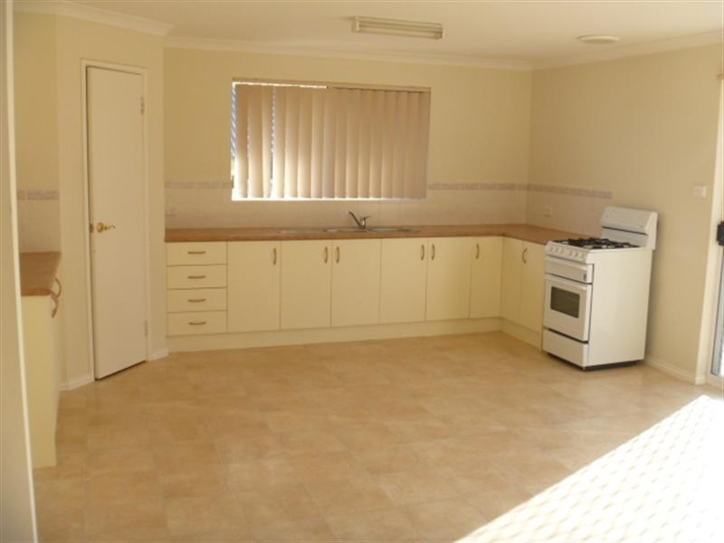 4 Deane Street, Mount Barker WA 6324