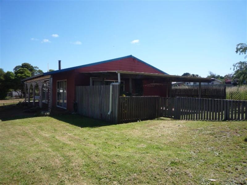 34 Albany Highway, Mount Barker WA 6324