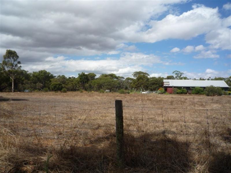 Lot 350, 349, 3 Third Avenue, Kendenup WA 6323