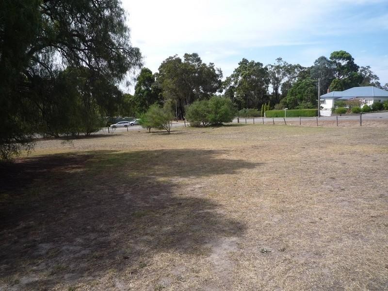 11 Osborne Road, Mount Barker WA 6324