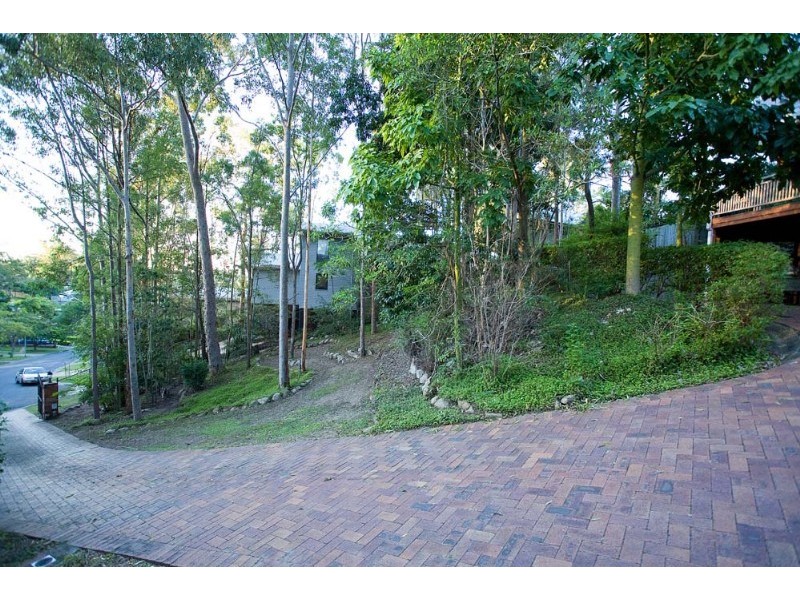 16 Echo Street, Mitchelton QLD 4053