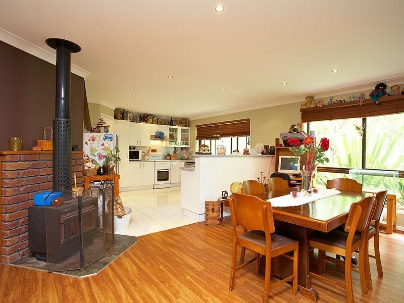 6 Benson Road, Mount Nebo QLD 4520