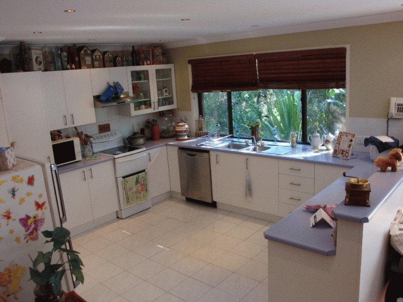 6 Benson Road, Mount Nebo QLD 4520