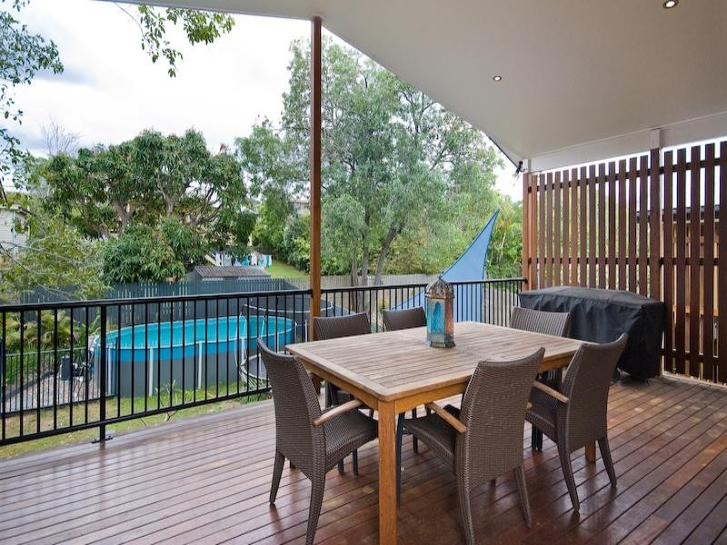 19 Morgan Terrace, Bardon QLD 4065