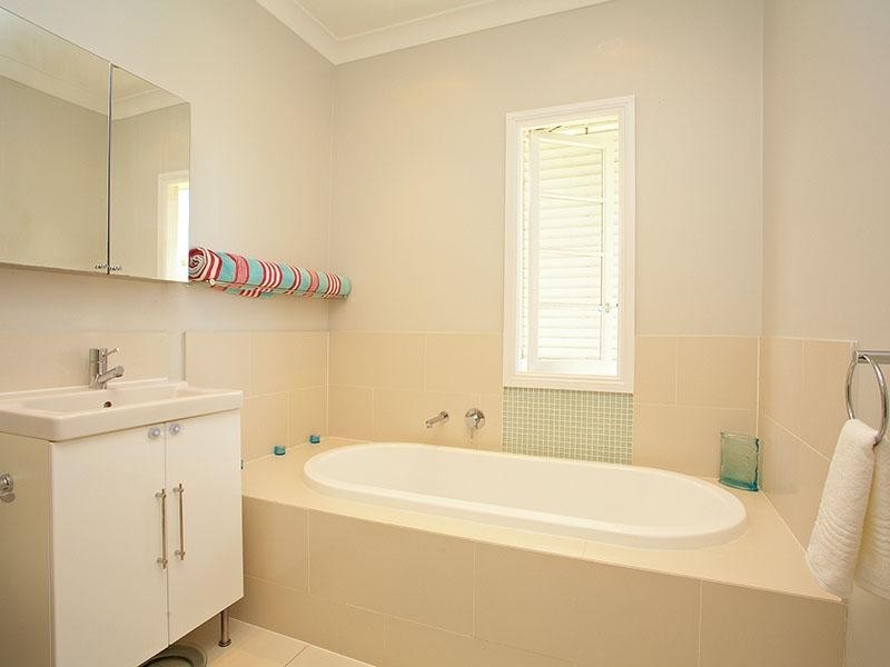 15 Atthow Avenue, Ashgrove QLD 4060