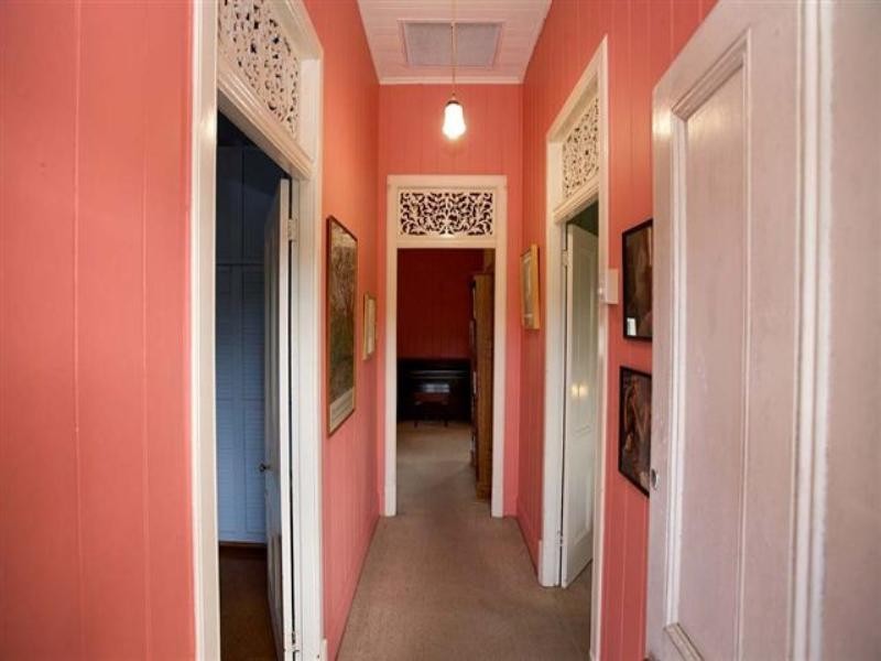 8 Barnsley Street, West End QLD 4101