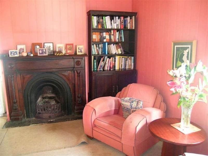 8 Barnsley Street, West End QLD 4101