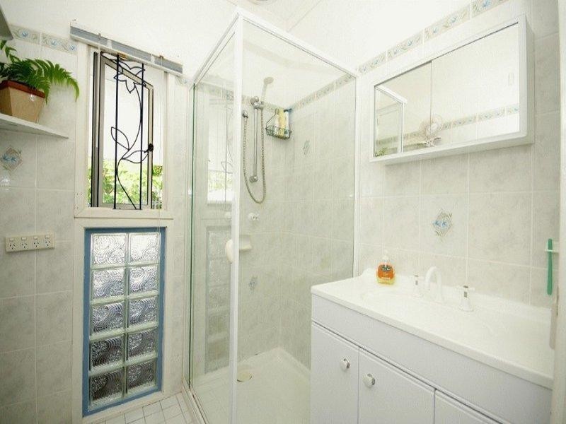 82 Davies Road, Ashgrove QLD 4060