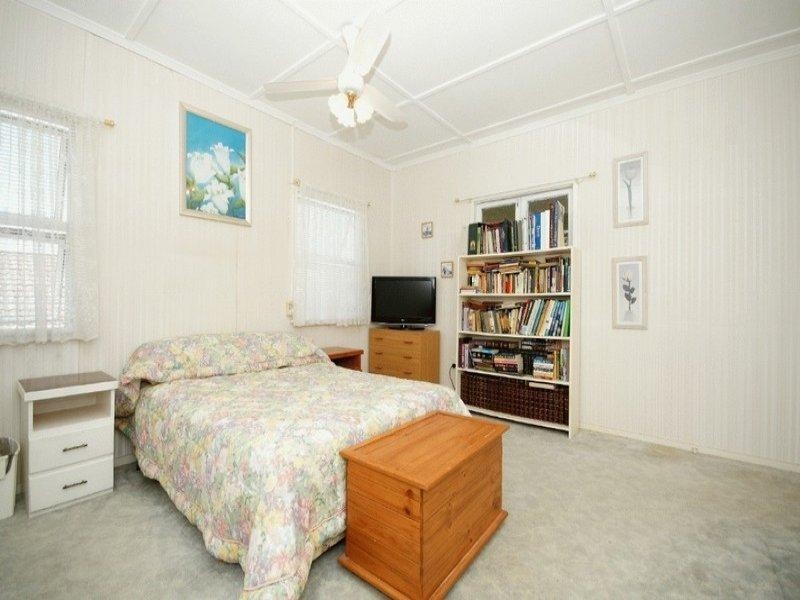 82 Davies Road, Ashgrove QLD 4060