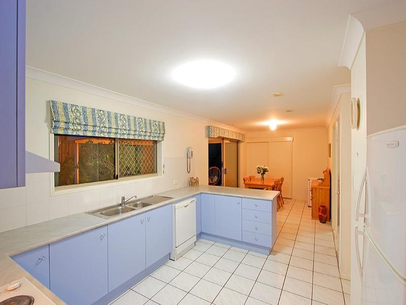2 Saxonvale Place, The Gap QLD 4061