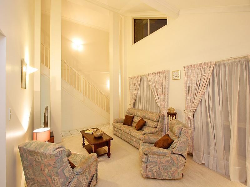 2 Saxonvale Place, The Gap QLD 4061