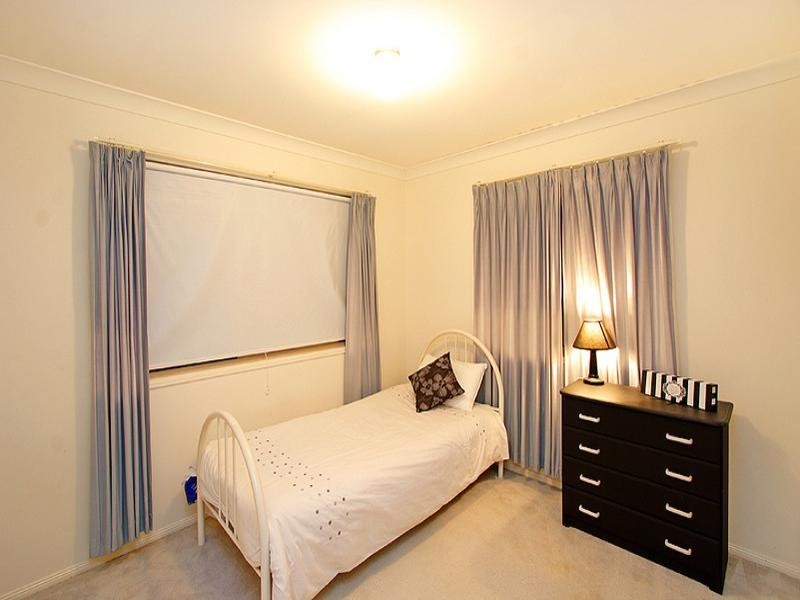 2 Saxonvale Place, The Gap QLD 4061