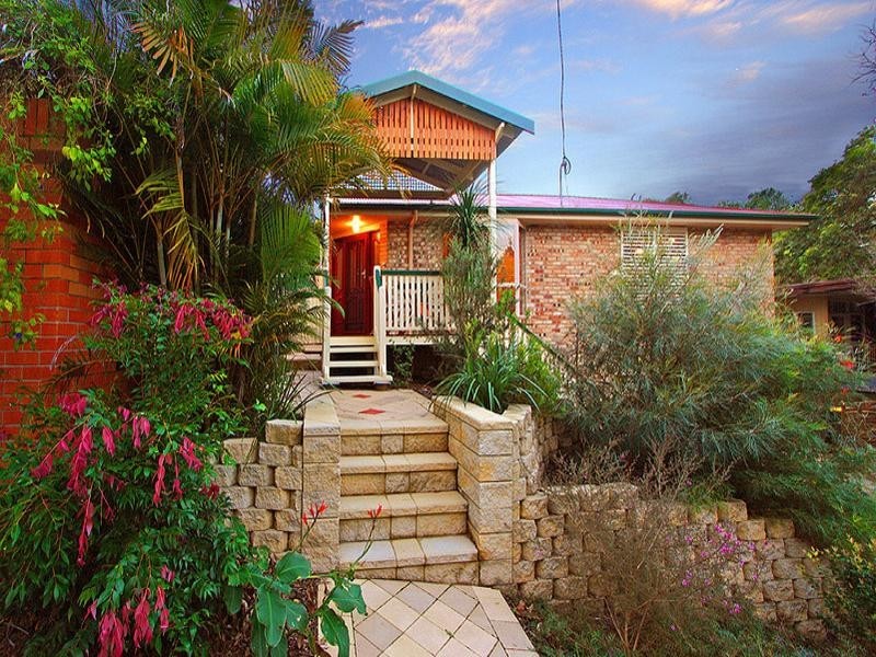 82 Coolibah Street, Bardon QLD 4065