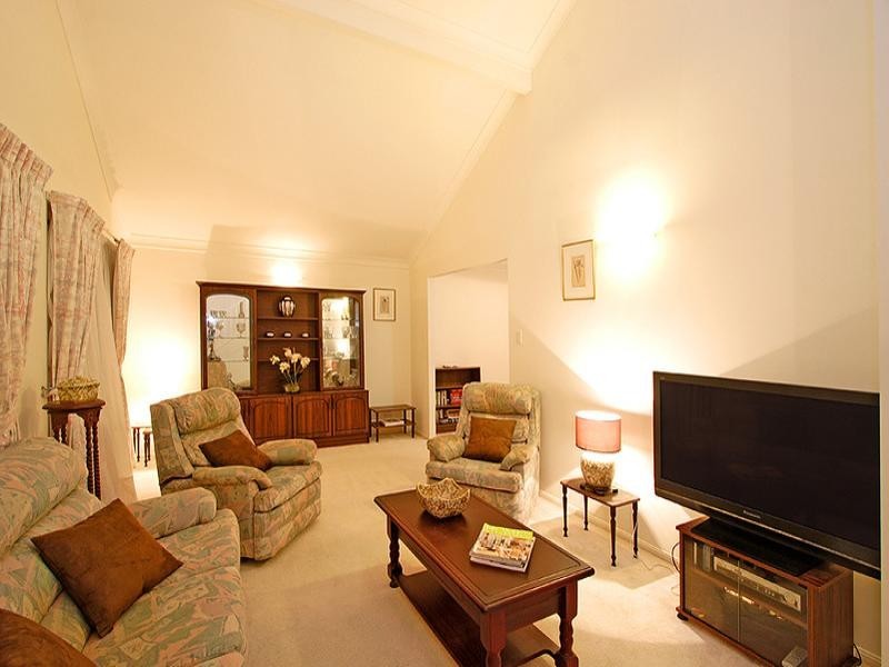 2 Saxonvale Place, The Gap QLD 4061