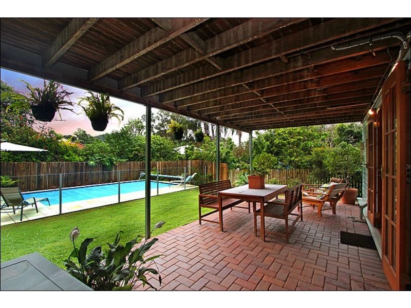 18 Glenlyon Drive, Ashgrove QLD 4060