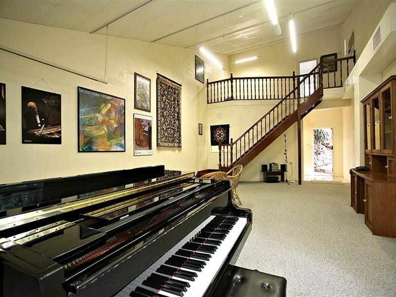 24 Boundary Road, Bardon QLD 4065