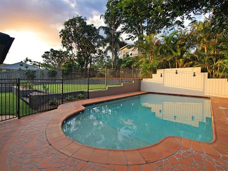 15 Matlock Street, Ashgrove QLD 4060