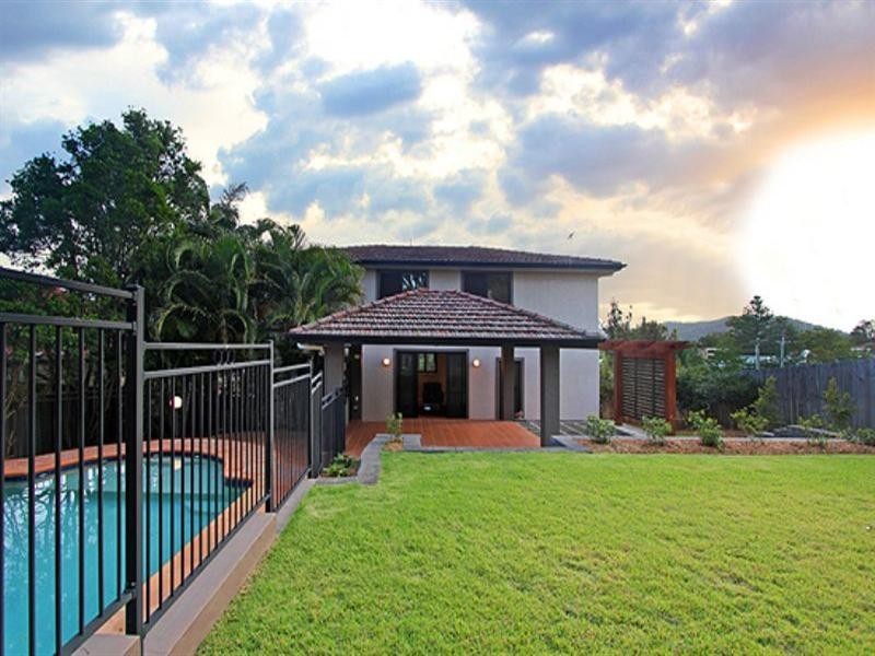 15 Matlock Street, Ashgrove QLD 4060