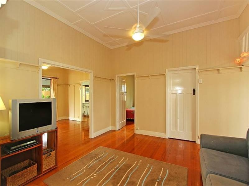 50 Kinnaird Street, Ashgrove QLD 4060