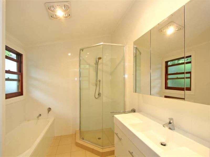 62 Davidson Street, Newmarket QLD 4051